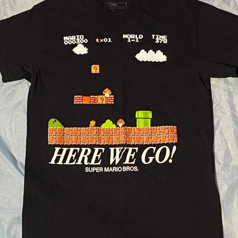Super Mario Here black tshirt gaming retro 90s Small Nintendo